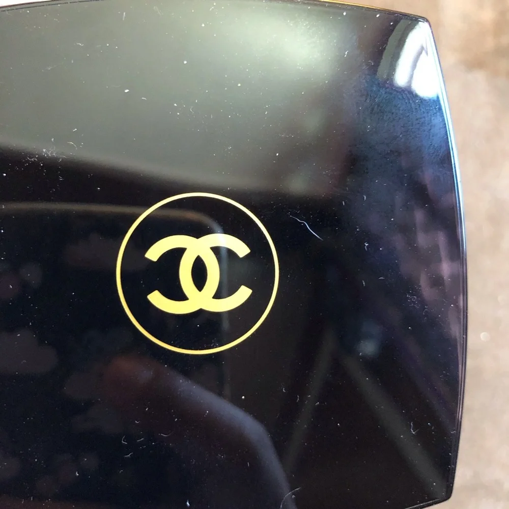 Chanel Eclat Magnetique De Chanel Highlighter Metal Peach EUC - Picture 5 of 10